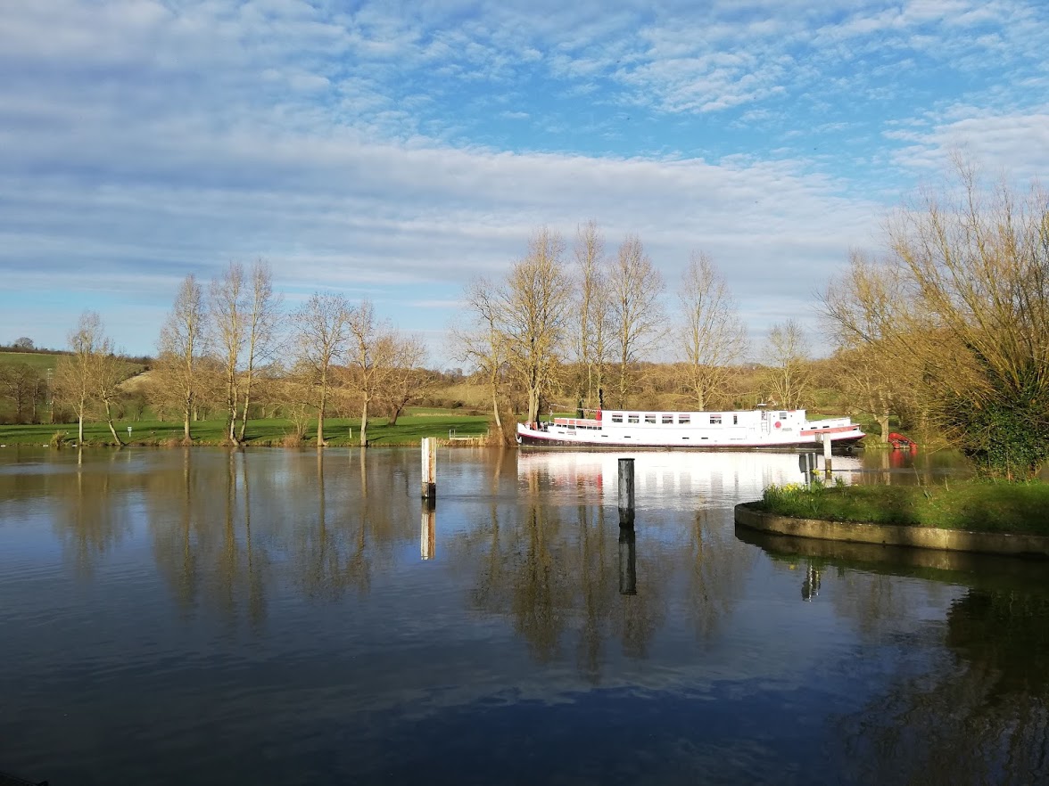 (c) Purleyonthames-pc.gov.uk